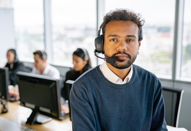 Be a great leader with these contact center management tips.